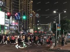谢家村地铁口 十字路口 拐角铺 可空转