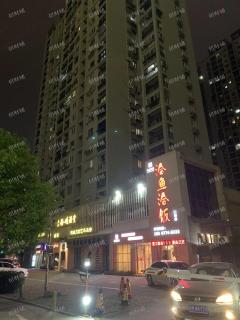 三年店 小区门口餐饮店 门宽10米 