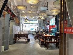 三年店 小区门口餐饮店 门宽10米 
