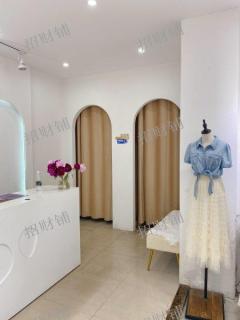 地铁口 社区商业街 临街服装店可空转