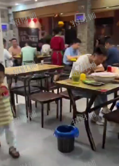 3万师生大学旁 2000多户小区中晚餐夜宵店 