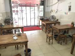 芳草学校旁 万人小区门口餐饮店转让