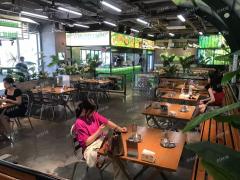 地铁一号线卫东站地铁口 门头30米 餐饮店