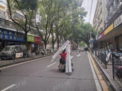 莲塘一小 十字路双小区门口 餐饮店转让