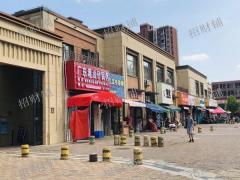 万人小区出入口餐饮店 门宽13米附近多所学校