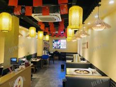 谢家村地铁口 梦时代对面 十字路口餐饮店 