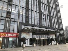 双门头拐角店 写字楼下  大型社区旁招租