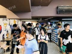 2万多人的大学商业街小吃店转让 仅转3万