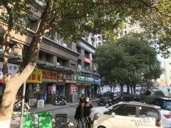 西湖万达广场旁 双小区门口 餐饮店转让