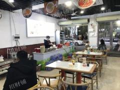 双小区门口早餐店 仅做粉面 日营业额2000左右