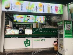 南昌大学6万师生 食堂门口唯一一家奶茶店