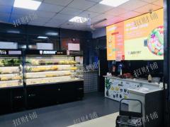 3万多人大学 食堂门口 品牌麻辣烫店  日营业6000