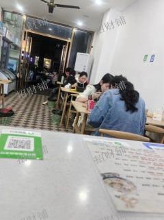 5000多户小区楼下餐饮店 带阁楼可住人