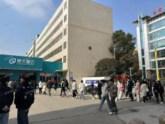 准1万封闭式大中专院校 学生宿舍楼下档口招商 唯一生活超市和快递点