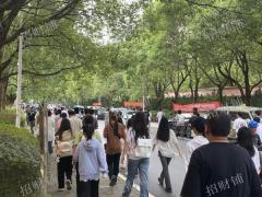 4万多人大学  档口转让日营业1600 饭面都可以做