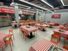 拐角双门头 展示面30米左右 餐饮店日营业额5000左右
