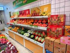 三所医院正对面水果店 月营业额8万左右 可看流水 