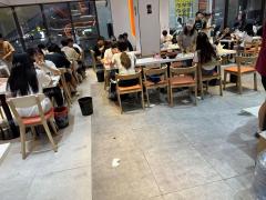 6所大学附近商业街 张亮麻辣烫店转让 日营业额4000多，月做4000单