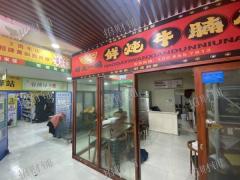 4万多人大学 学生宿楼下 校内快递店旁 外卖店日营业2000左右