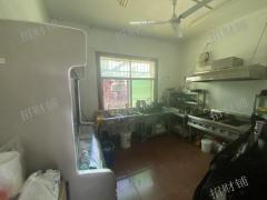 三所大学旁餐饮店转让 精装选  一个人就可以开的店