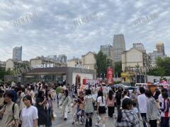 万达金街地铁出入口位置面包店 日营业额6000 周末可做1W 可看流水