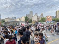 万达金街地铁出入口位置面包店 日营业额6000 周末可做1W 可看流水