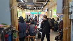 高中及中学正对面商业街 粉面店 带所有东西仅转1万 通小区里面