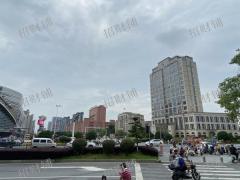 十字路 店招宽43米 拐角双门头 门口可外摆 餐饮设备齐全 直租 不要转让费