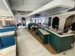 十字路 店招宽43米 拐角双门头 门口可外摆 餐饮设备齐全 直租 不要转让费