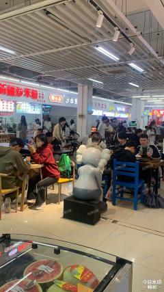1.6万多人大学 唯一商业街招商招美发美甲，眼镜，湘西泡菜，减脂轻食，品牌麻辣烫冒菜，南昌水煮，蛋糕烘焙    