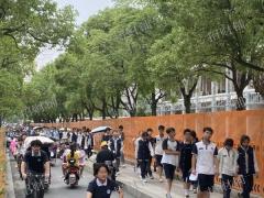 1万多人大学 校内商业街招租 已入住正新鸡排 幸运咖  临榆炸鸡等等