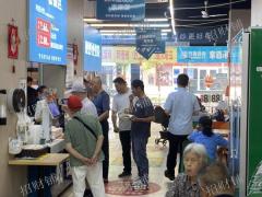 写字楼楼下快餐店 日营业额15000左右  门口可外摆