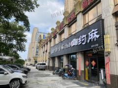 小区门口 中学旁 双门头 店铺 招租  门口停车方便 