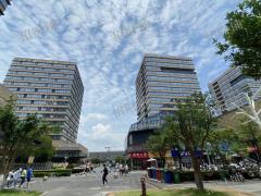写字楼下 地铁口快餐店  日营业额8000左右  适合一家人做