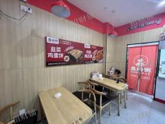 小区门口 快递店旁外卖店转日营业2000 月单量2700多单 可住人