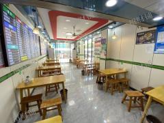 三小区门口 双门头 拐角店 带阁楼可住人 接手空转 行业不限
