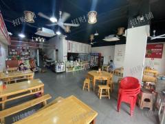 双小区门口 餐饮店 日营业额2000多 双门头 门口可外摆