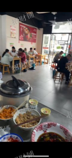 双小区门口 餐饮店 日营业额2000多 双门头 门口可外摆