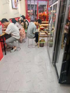 万寿宫临街一楼 双店招 餐饮店日营业额3000左右 也可空转行业不限