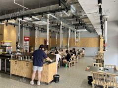 南昌航空大学对面 地铁口餐饮店 日营业额4000多 门宽20米 可空转也可分租