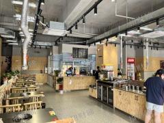 南昌航空大学对面 地铁口餐饮店 日营业额4000多 门宽20米 可空转也可分租