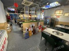 写字楼公寓楼下 双小区门口 三门头夜宵店 淡季每天3000多 旺季每天7000多