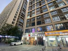 写字楼公寓楼下 双小区门口 三门头夜宵店 淡季每天3000多 旺季每天7000多