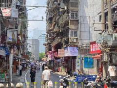 珠宝街餐饮店 通往万寿宫必经之路 门口可外摆 可空转