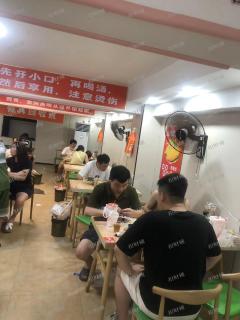 珠宝街餐饮店 通往万寿宫必经之路 门口可外摆 可空转