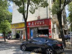 小区门口 幼儿园旁 临近店铺 可转让也可出租