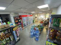 小区双出入口 双门头 便利店 日营业3000左右 烟草证15档 店内可住人 也可做饭