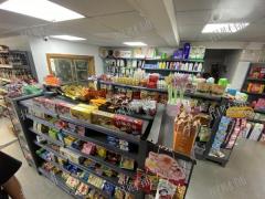 小区双出入口 双门头 便利店 日营业3000左右 烟草证15档 店内可住人 也可做饭