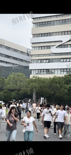 产业园门口的包子店转 接受空转 隔壁两家店日营业额6000多