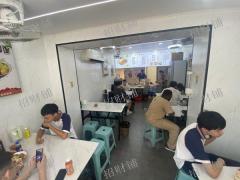 大学门口 蜜雪 大拇指 旁猪脚饭 日营业额3000左右